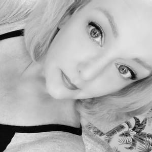 Meet your Posher, Niki